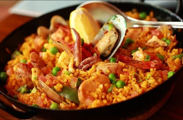جاذبه های گردشگری والنسیا اسپانیا paella-valenciana