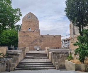 آرامگاه استر همدان,آرامگاه استر و مردخای,آرامگاه استرومردخای