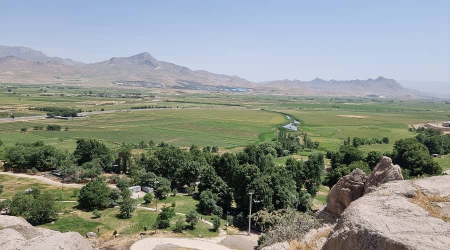 جاذبه های گردشگری کرمانشاه,کوه بیستون,کوه بیستون در استان کرمانشاه