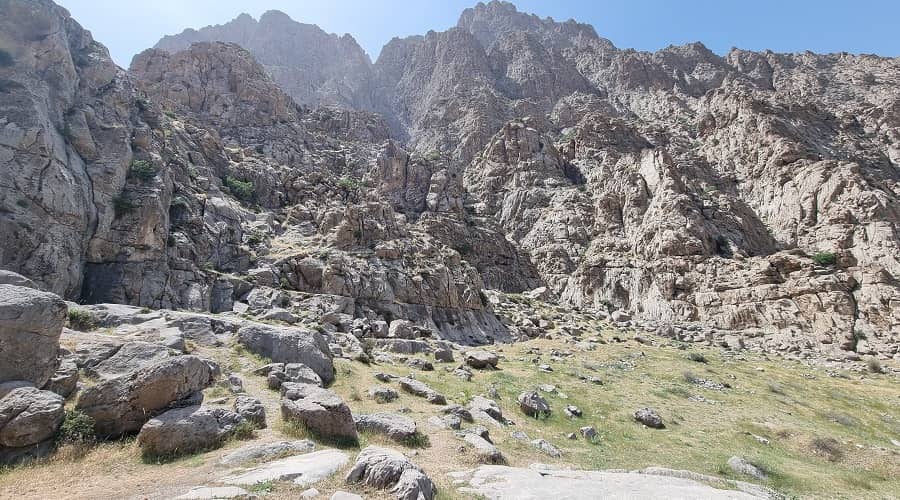 جاذبه های گردشگری کرمانشاه,کوه بیستون,کوه بیستون در استان کرمانشاه