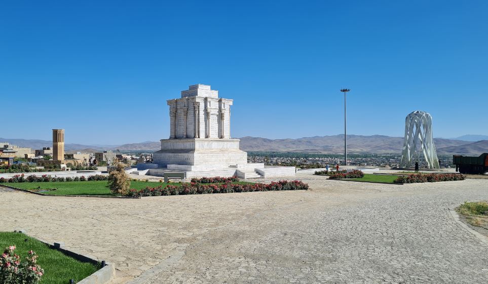 مینی ورلد ملایر بیش از ۱۳۰ اثر جهانی در دل یک شهر ایرانی بزرگ ترین پارک مینیاتوری خاورمیانه,پارک مینی ورلد,پارک مینیاتوری ملایر