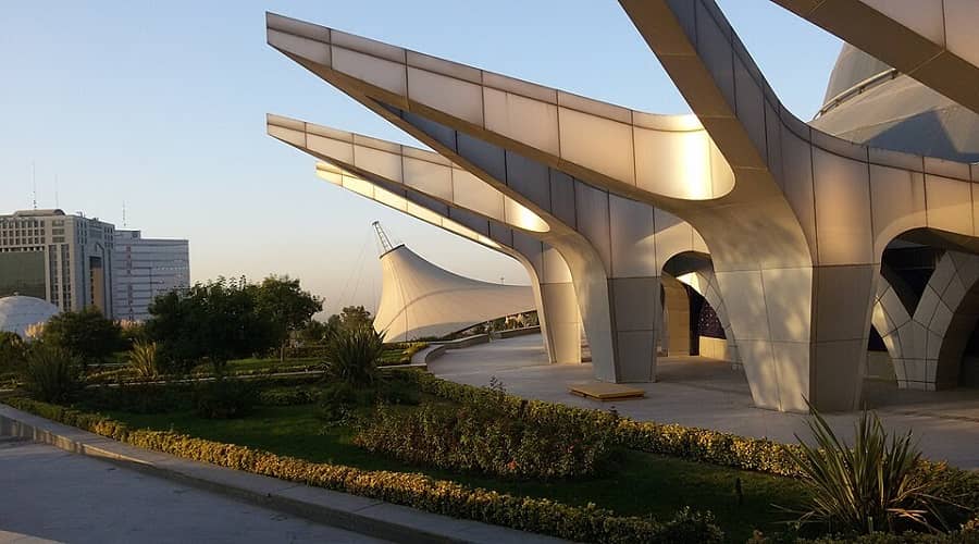 پل طبیعت کجاست؟ شاهکاری مدرن در قلب تهران آدرس پل طبیعت تهران,پل طبیعت,پل طبیعت تهران
