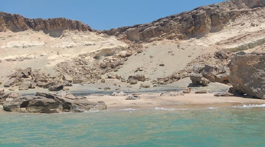 جزیره هنگام قشم، راهنمای کامل سفر و جاذبه های گردشگری ساحل نقره ای هنگام
