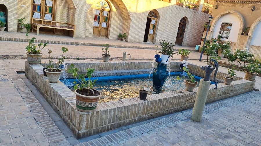 اقامتگاه بومگردی سامن,بومگردی سامن,هتل بومگردی سامن