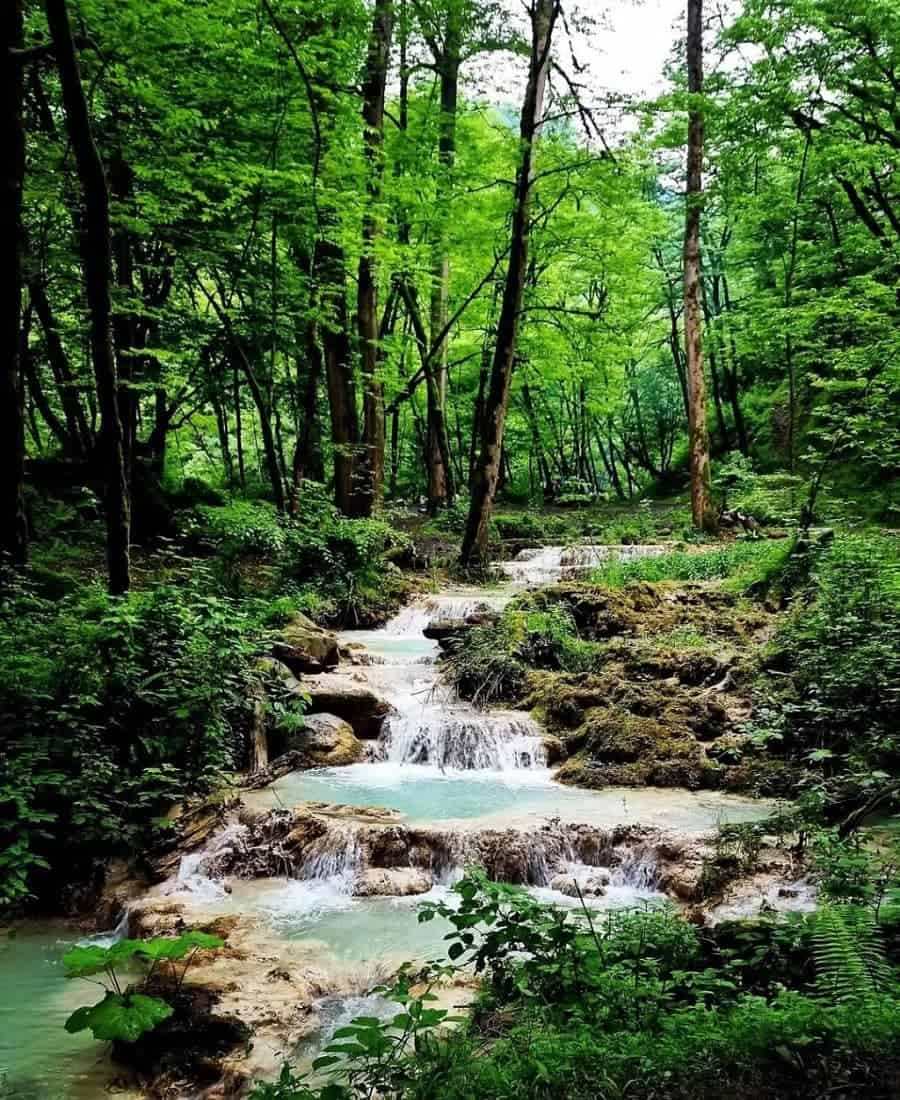 آبشار اسکلیم کجاست؟ معرفی کامل زیباترین آبشار آهکی ایران آبشار اسکلیم رود,آبشار اسکلیم شیرگاه,آبشار اسکلیم کجاست