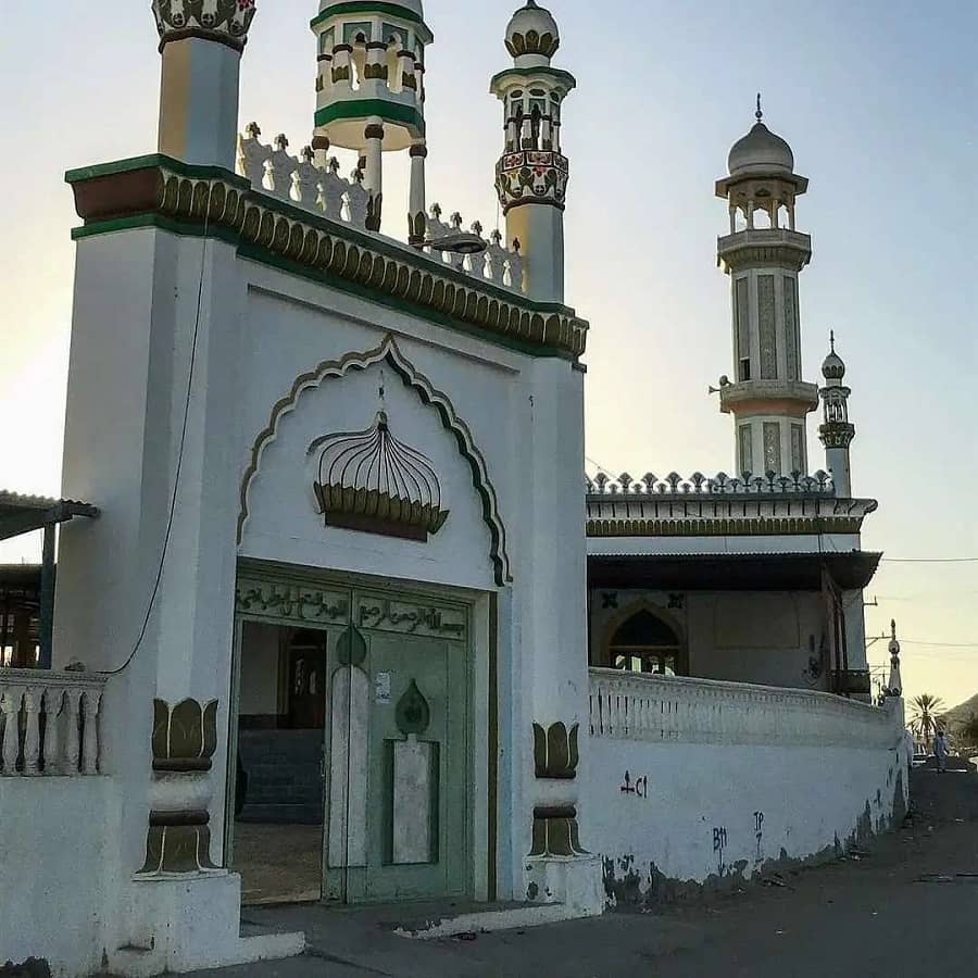 معرفی 10 جاذبه طبیعی و تاریخی شگفت انگیز چابهار مسجد جامع تیس