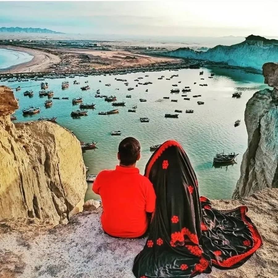 جاذبه های طبیعی چابهار,جاهای دیدنی و تفریحی چابهار,ساحل سنگی تیس
