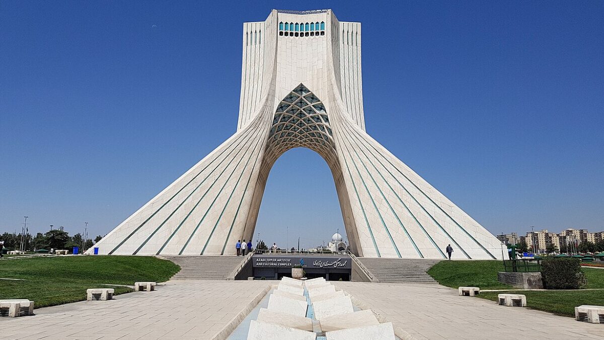 میدان آزادی چه پیشینه و ساختاری دارد