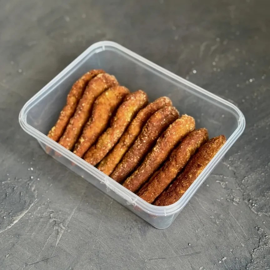 طرز تهیه کتلت گوشت و سیب زمینی؛ آموزش کتلت رستورانی کتلت های سرخ شده در ظرف شفاف، طرز تهیه کتلت سیب زمینی با گوشت
