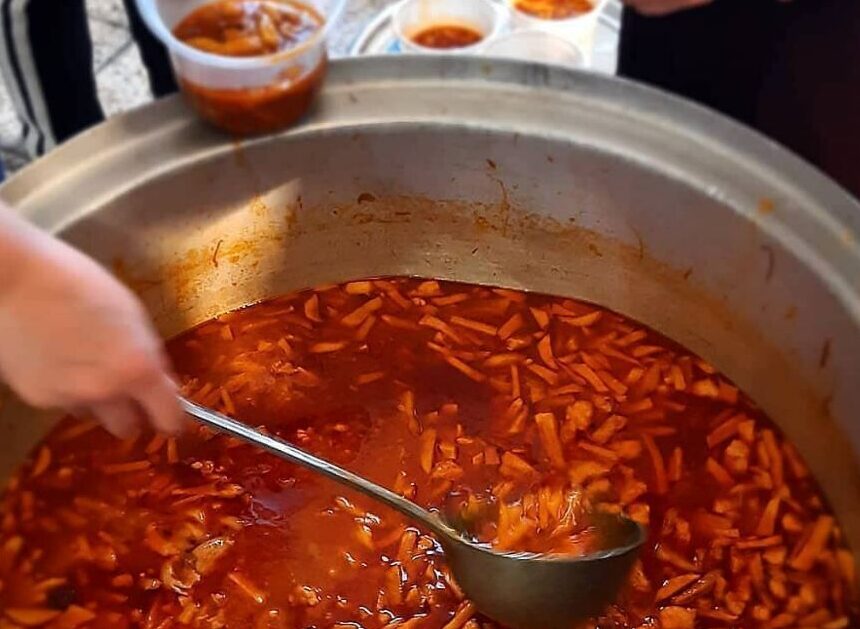 طرز تهیه قیمه مجلسی و نذری؛ از آماده سازی تا سرو دیگ بزرگ خورش گوشت برای طرز تهیه قیمه ساده با گوشت